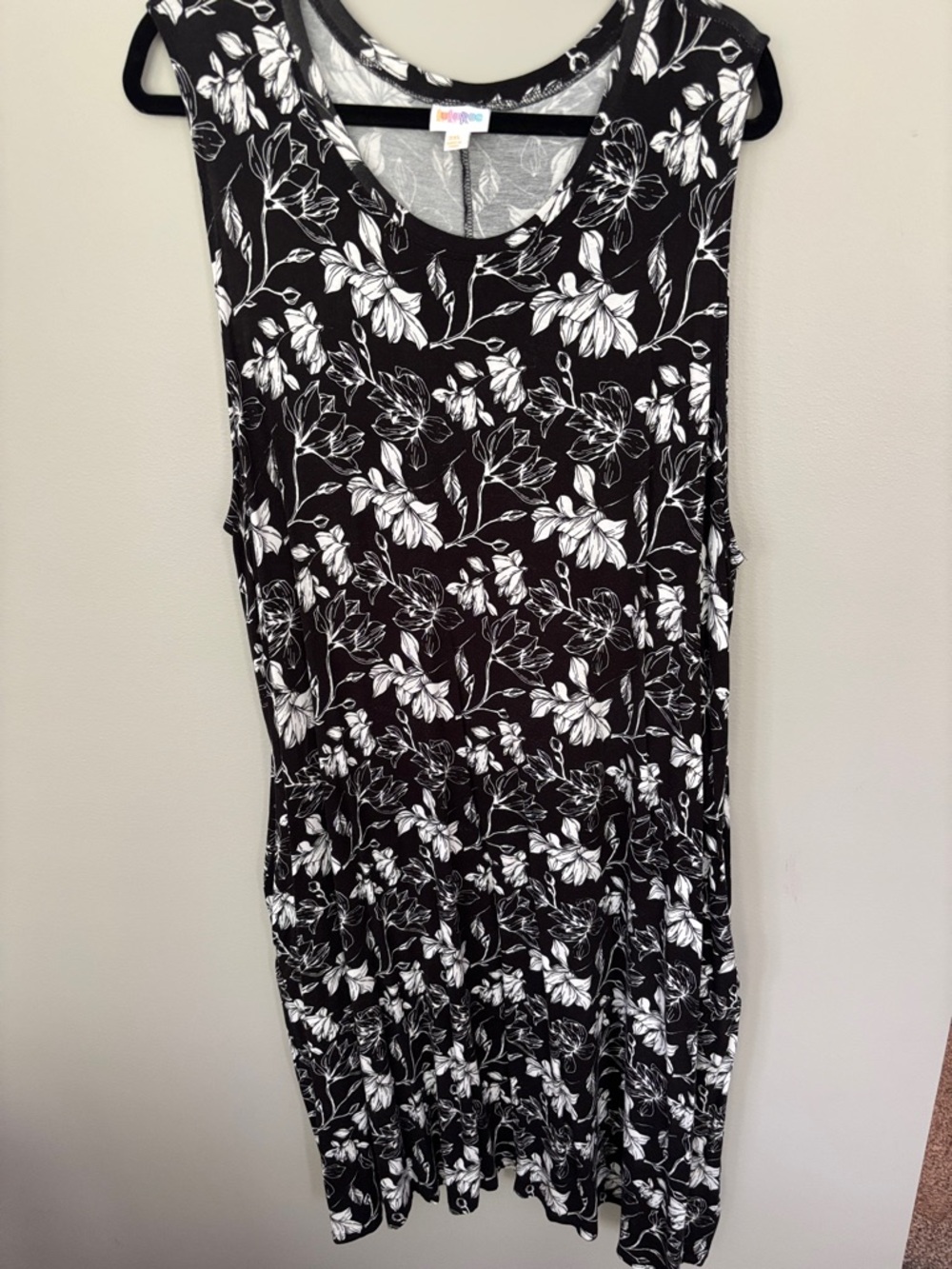 LuLaRoe Black Dress with White Leaf Print pockets